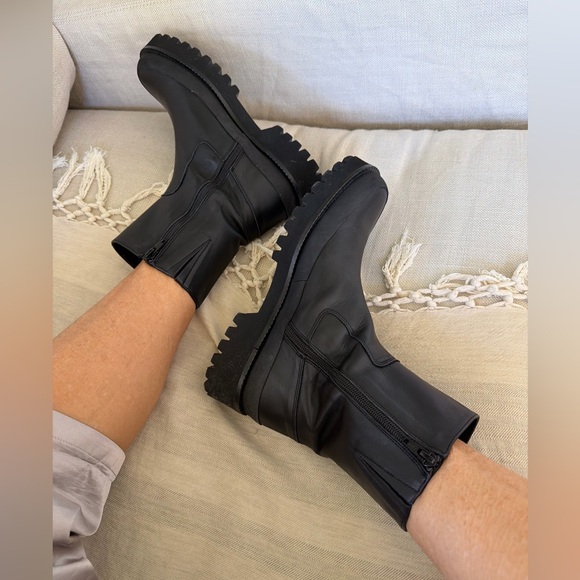 Free People Paloma Barcelo NWT Combat Black Best seller LOVE 🌈❤️ - Picture 8 of 14